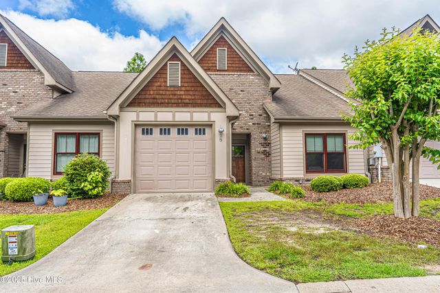 25 Elk Ridge Lane, Southern Pines, NC 28387