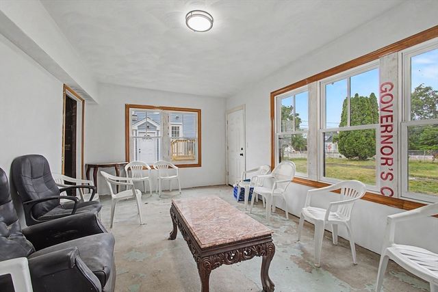 298 King St, Fall River, MA 02724