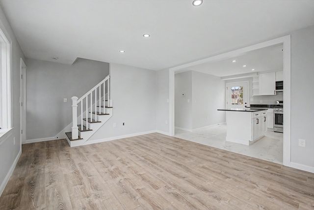 298 King St, Fall River, MA 02724
