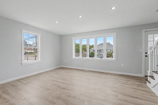 298 King St, Fall River, MA 02724