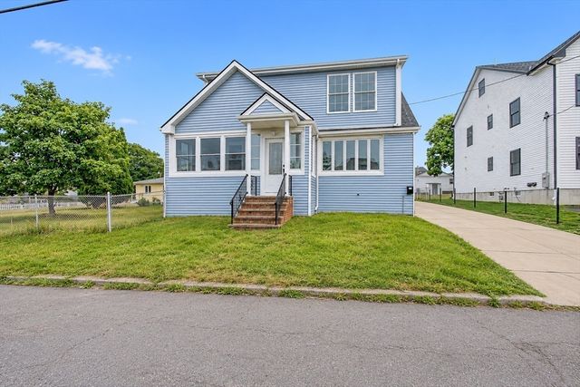 298 King St, Fall River, MA 02724