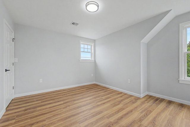 298 King St, Fall River, MA 02724