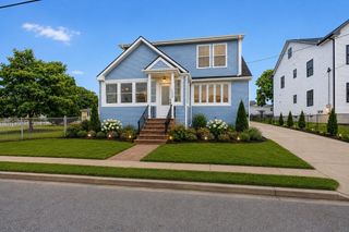 298 King St, Fall River, MA 02724