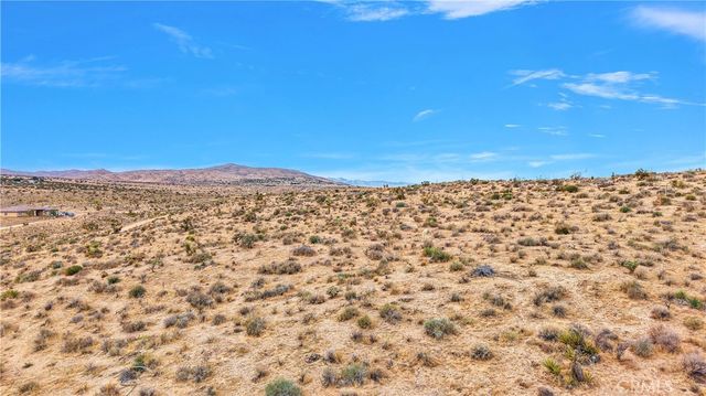 24575 Ocotillo Way, Apple Valley, CA 92308