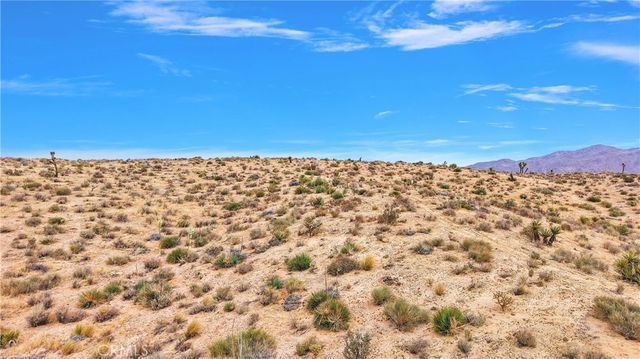 24575 Ocotillo Way, Apple Valley, CA 92308