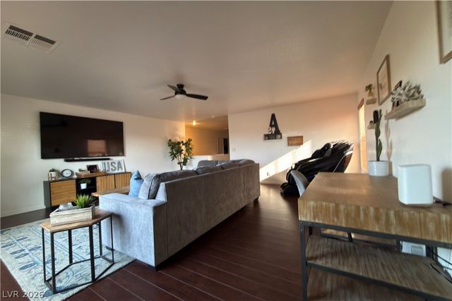 199 Glen Falls Avenue, Henderson, NV 89002
