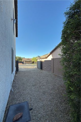 199 Glen Falls Avenue, Henderson, NV 89002