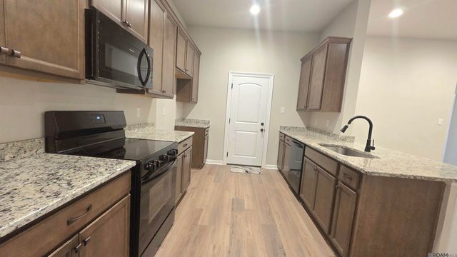 9674 Muncy Ln, Denham Springs, LA 70726