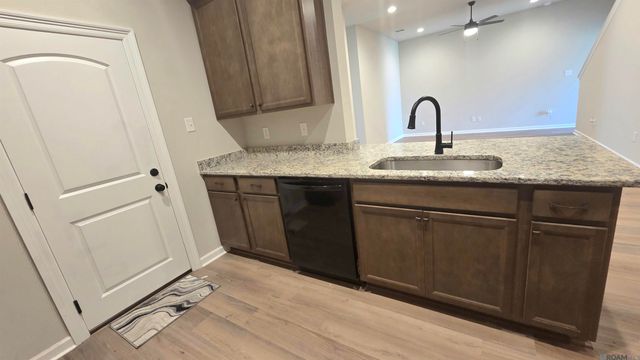 9674 Muncy Ln, Denham Springs, LA 70726