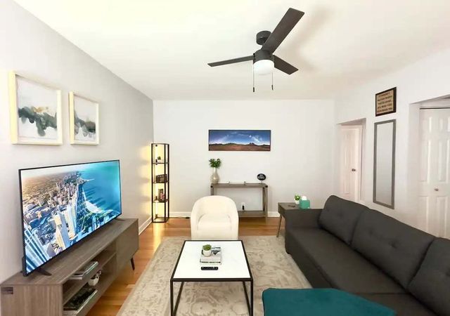 6443 N HAMILTON Avenue 2I, Chicago, IL 60659