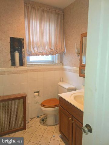 4428 SHERWOOD RD, Philadelphia, PA 19131