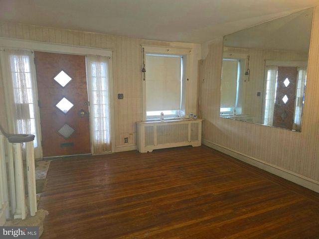 4428 SHERWOOD RD, Philadelphia, PA 19131