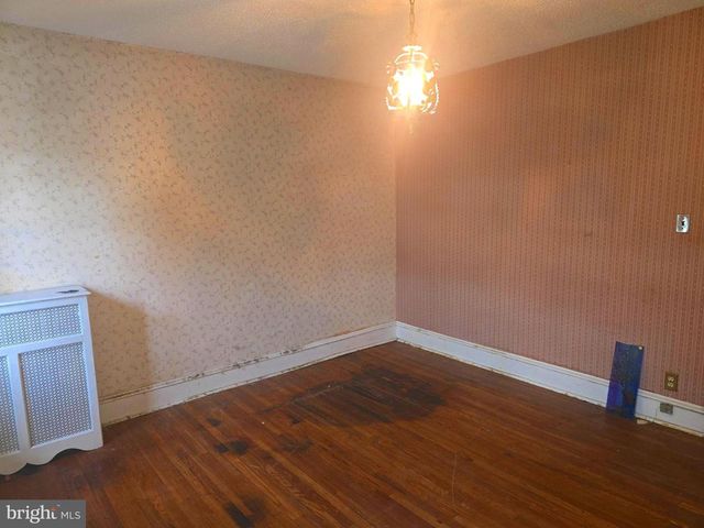 4428 SHERWOOD RD, Philadelphia, PA 19131