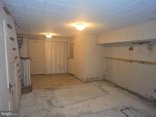 4428 SHERWOOD RD, Philadelphia, PA 19131