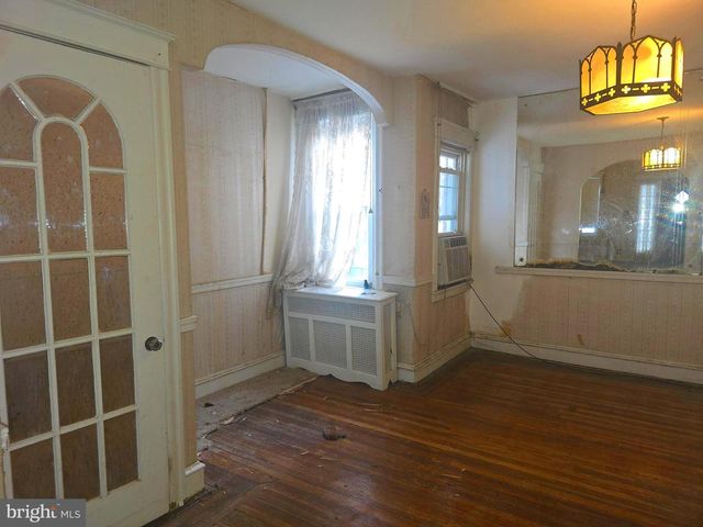 4428 SHERWOOD RD, Philadelphia, PA 19131