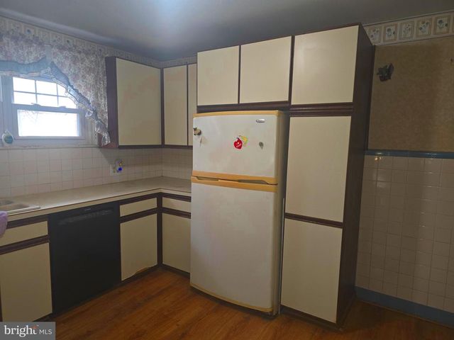 4428 SHERWOOD RD, Philadelphia, PA 19131