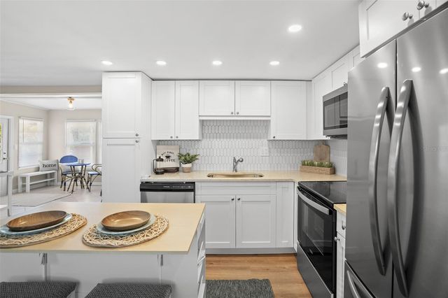 7244 MOUNT FAIRFIELD ROAD NE 530, St Petersburg, FL 33702