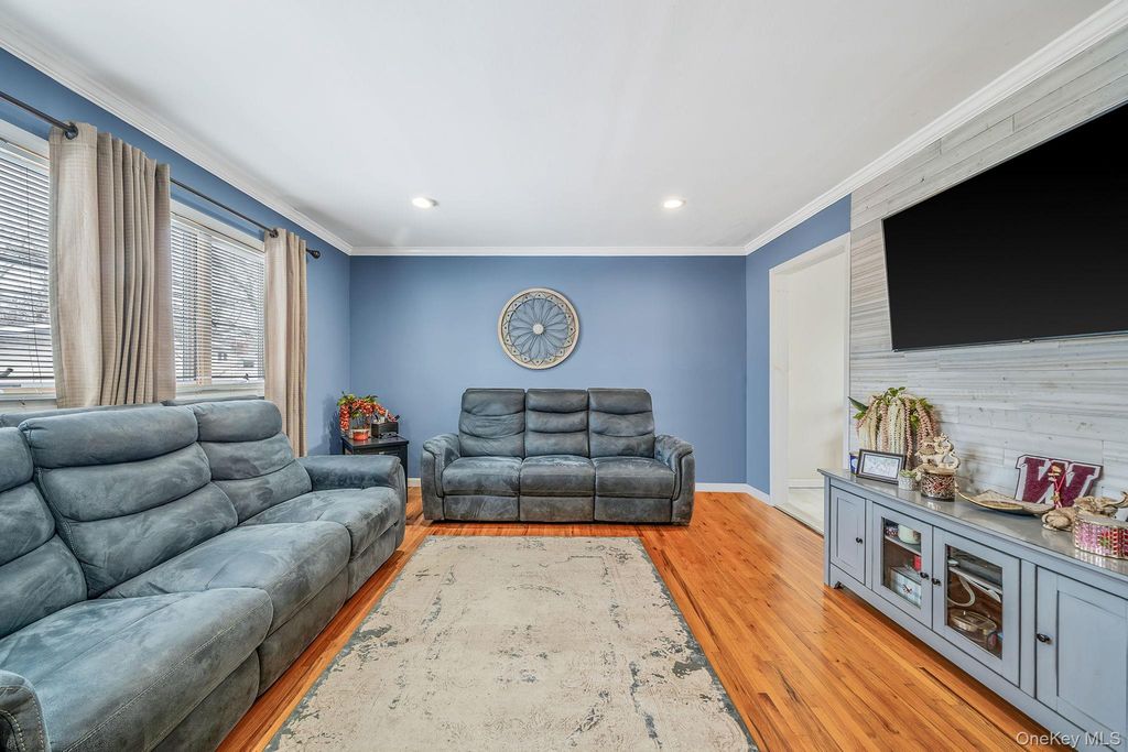 24 Lantern Street, Huntington, NY 11743 — photo 3