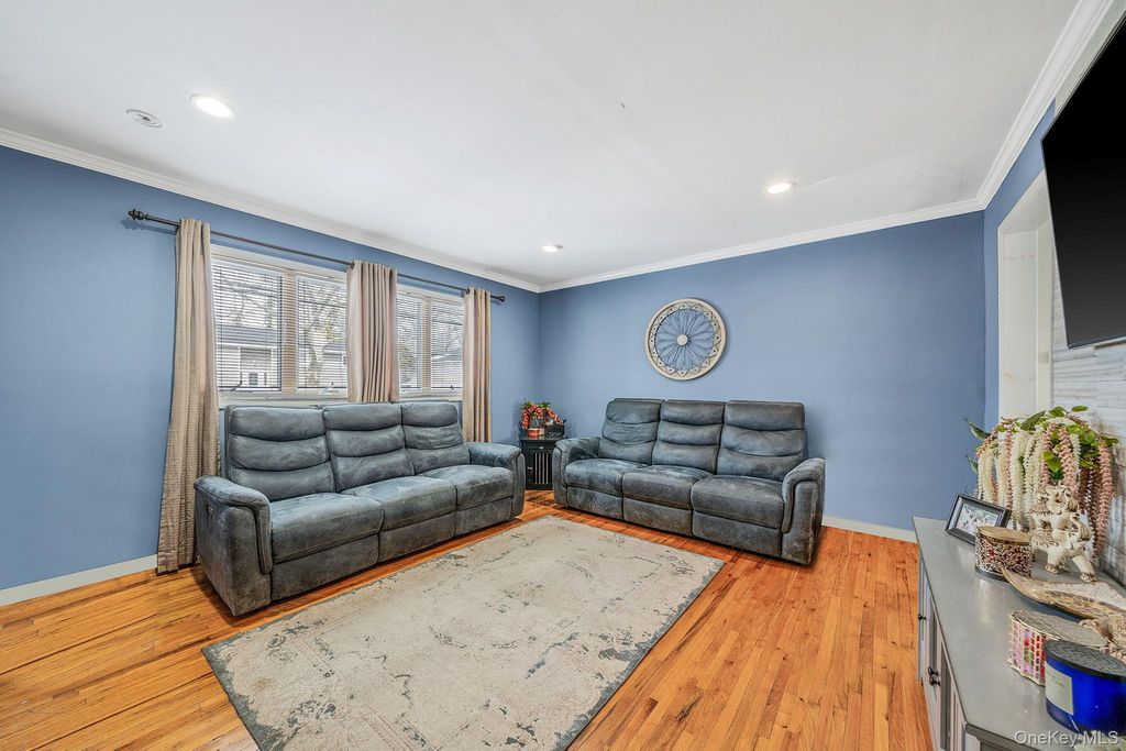 24 Lantern Street, Huntington, NY 11743 — photo 4