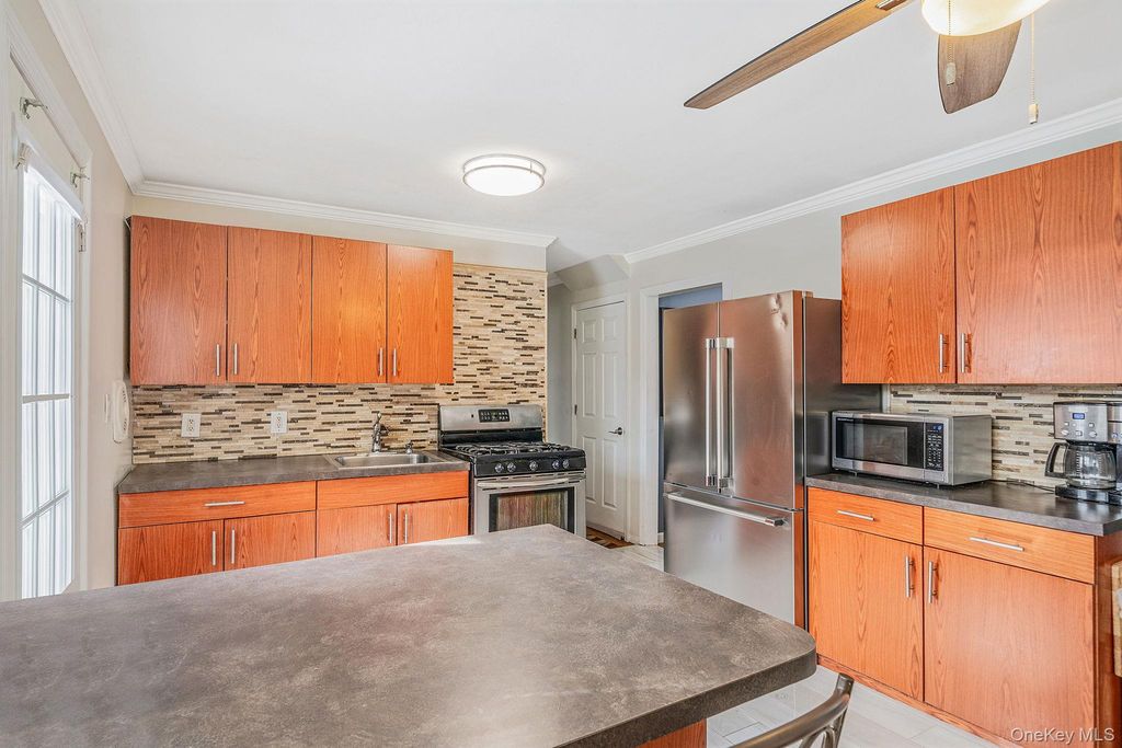 24 Lantern Street, Huntington, NY 11743 — photo 5