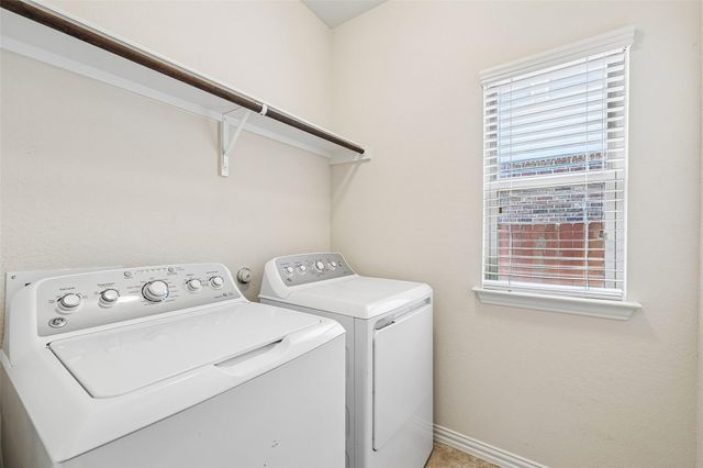 328 Shale CIR, Buda, TX 78610