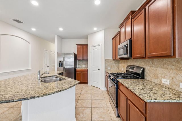 328 Shale CIR, Buda, TX 78610