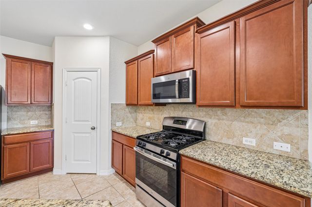 328 Shale CIR, Buda, TX 78610