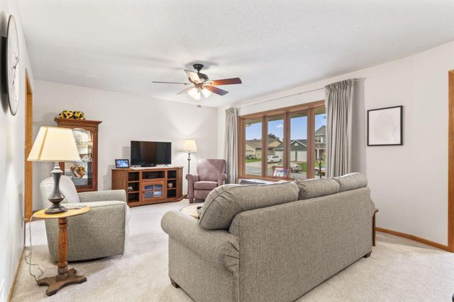 280 4th Avenue SE, Plainview, MN 55964