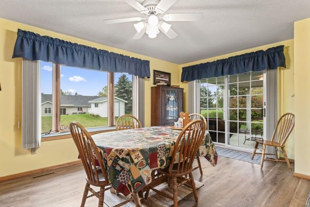 280 4th Avenue SE, Plainview, MN 55964