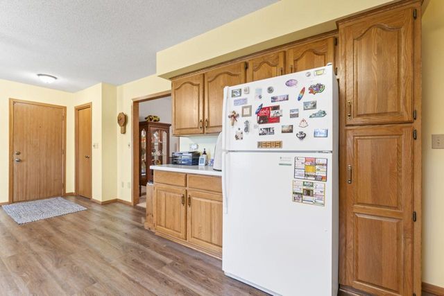 280 4th Avenue SE, Plainview, MN 55964