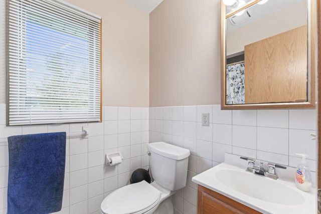 280 4th Avenue SE, Plainview, MN 55964