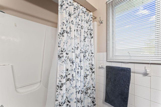 280 4th Avenue SE, Plainview, MN 55964