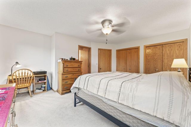 280 4th Avenue SE, Plainview, MN 55964