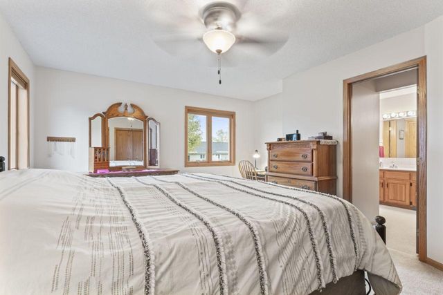 280 4th Avenue SE, Plainview, MN 55964