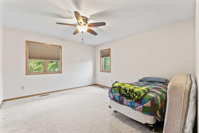 280 4th Avenue SE, Plainview, MN 55964