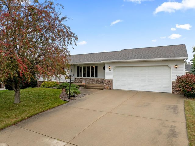 280 4th Avenue SE, Plainview, MN 55964