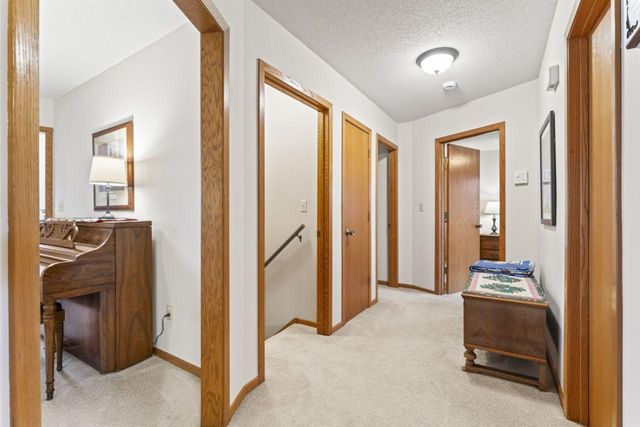 280 4th Avenue SE, Plainview, MN 55964