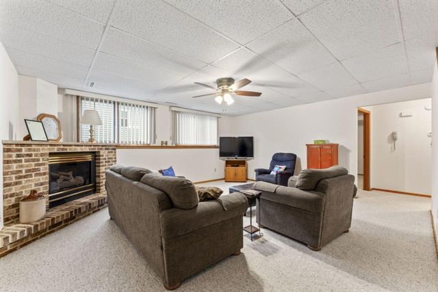 280 4th Avenue SE, Plainview, MN 55964