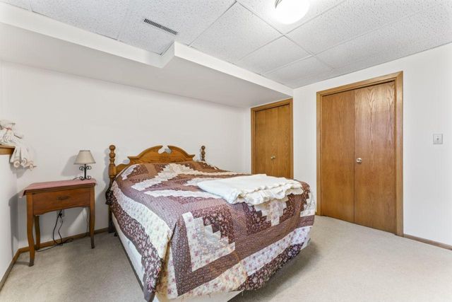 280 4th Avenue SE, Plainview, MN 55964