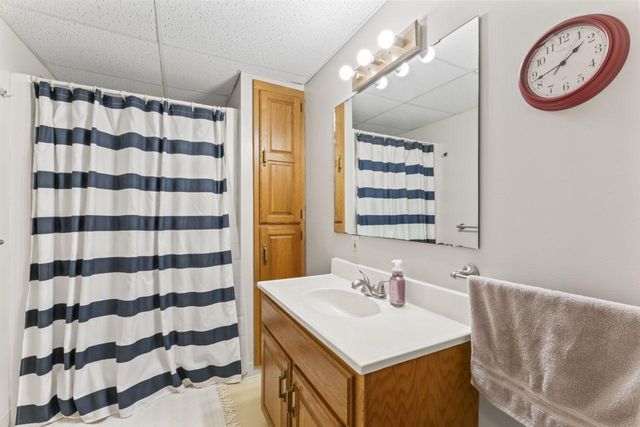 280 4th Avenue SE, Plainview, MN 55964