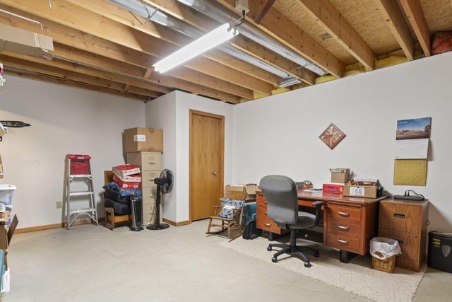 280 4th Avenue SE, Plainview, MN 55964