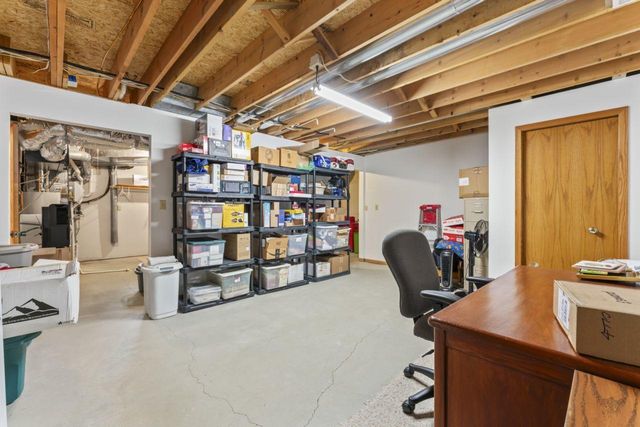 280 4th Avenue SE, Plainview, MN 55964