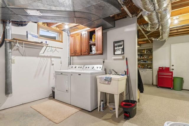 280 4th Avenue SE, Plainview, MN 55964