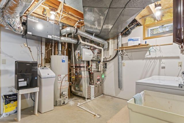 280 4th Avenue SE, Plainview, MN 55964