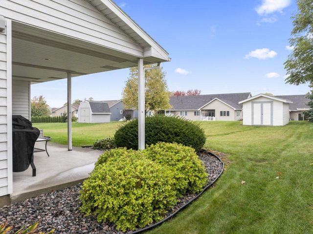 280 4th Avenue SE, Plainview, MN 55964