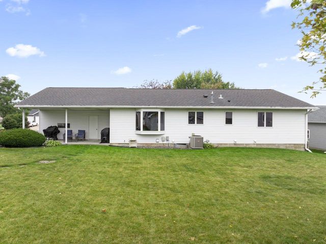 280 4th Avenue SE, Plainview, MN 55964