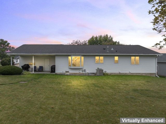280 4th Avenue SE, Plainview, MN 55964