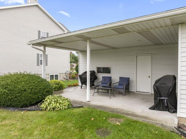 280 4th Avenue SE, Plainview, MN 55964