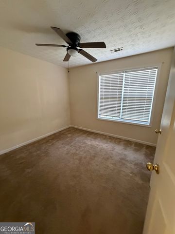 74 Canterbury Drive, Grantville, GA 30220