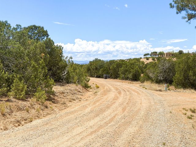 14 Camino Ladera, Santa Fe, NM 87506
